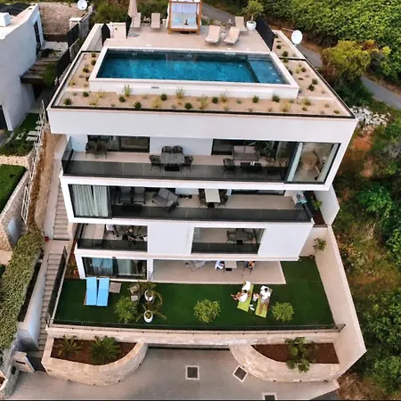 Daire La Dolce Luxury Penthouse With Rooftop Pool & Sea View
