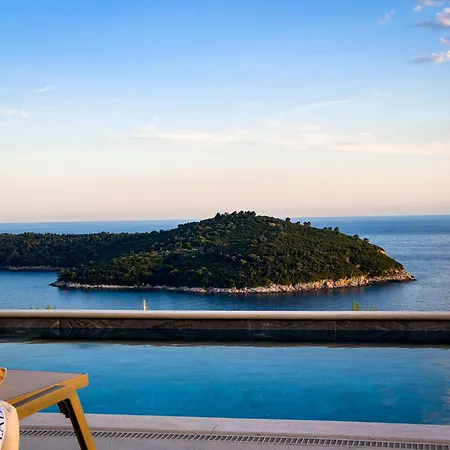 Daire La Dolce Luxury Penthouse With Rooftop Pool & Sea View
