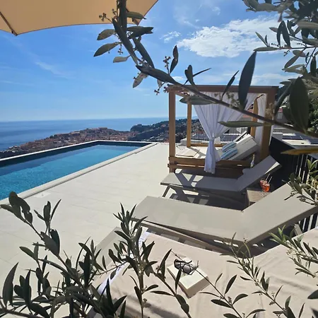 Daire La Dolce Luxury Penthouse With Rooftop Pool & Sea View *