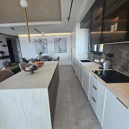 La Dolce Luxury Penthouse With Rooftop Pool & Sea View Daire