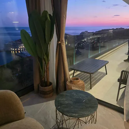 דירה La Dolce Luxury Penthouse With Rooftop Pool & Sea View