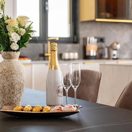 Daire La Dolce Luxury Penthouse With Rooftop Pool & Sea View *