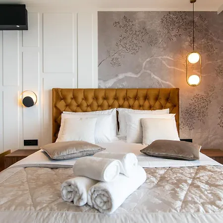 Daire La Dolce Luxury Penthouse With Rooftop Pool & Sea View