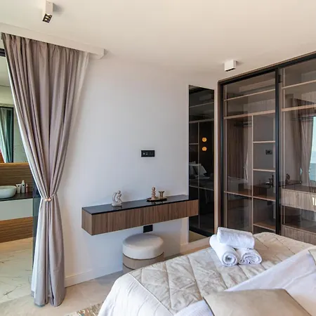 La Dolce Luxury Penthouse With Rooftop Pool & Sea View Daire