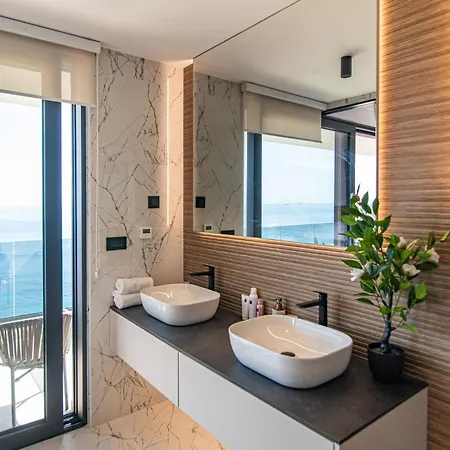 Daire La Dolce Luxury Penthouse With Rooftop Pool & Sea View *