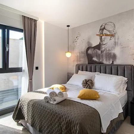 דירה La Dolce Luxury Penthouse With Rooftop Pool & Sea View