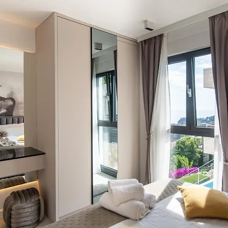 דירה La Dolce Luxury Penthouse With Rooftop Pool & Sea View דוברובניק