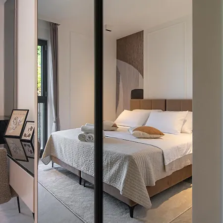 Daire La Dolce Luxury Penthouse With Rooftop Pool & Sea View