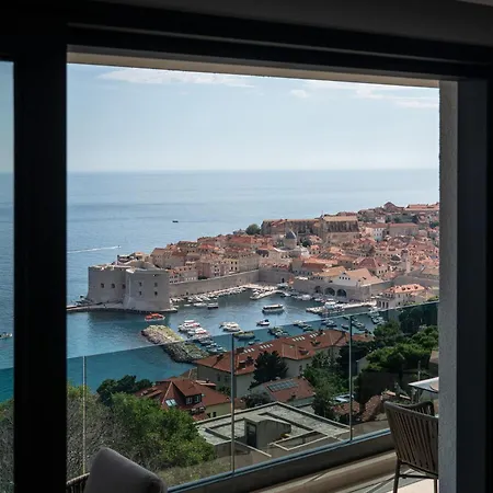 La Dolce Luxury Penthouse With Rooftop Pool & Sea View